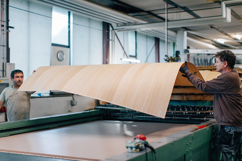 Veneer Guide Pressing